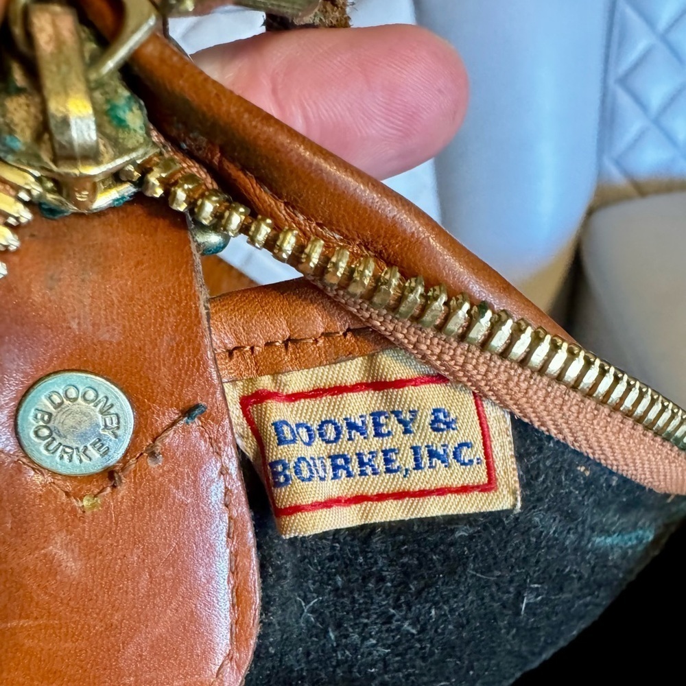 *Summer Clear Out* Dooney & Bourke Navy and Tan AWL Shoulder Bag - Picture 7 of 9